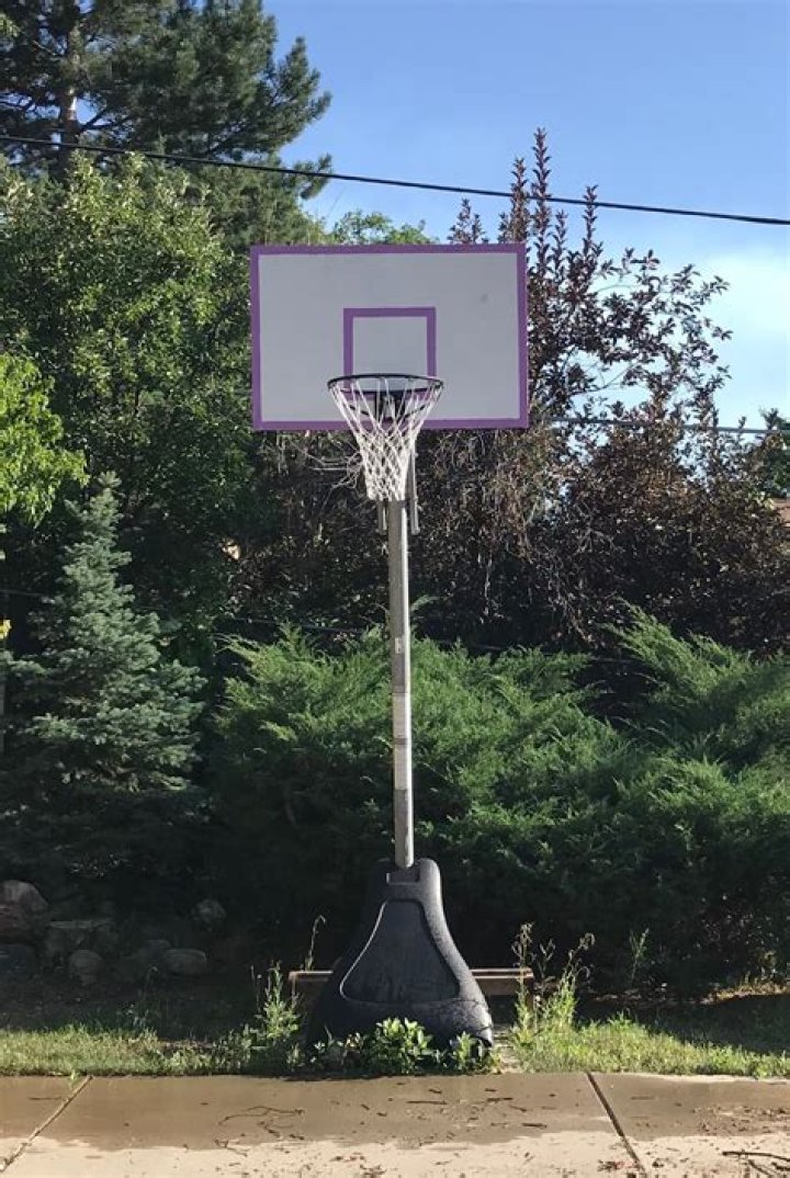 Can I replace the backboard on my Spalding basketball hoop?