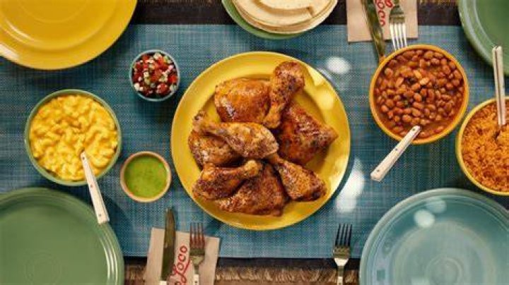 What comes with El Pollo Loco family meal?