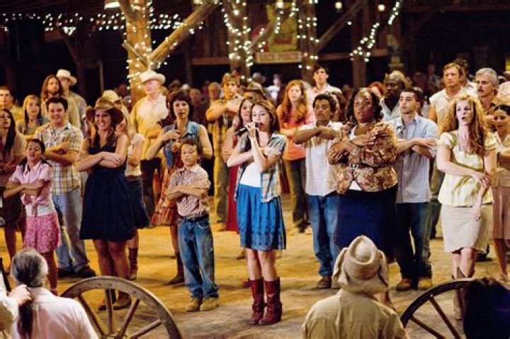What song did Oliver sing in Hannah Montana?