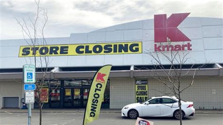 When did Kmart close in Illinois?