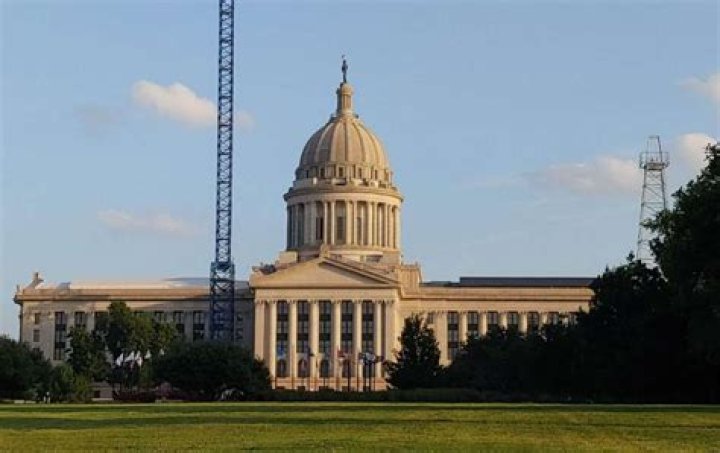Where do I park at Oklahoma State Capitol?